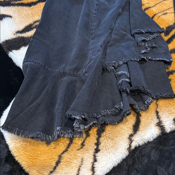 Zara Black Denim Skirt - Picture 2 of 5